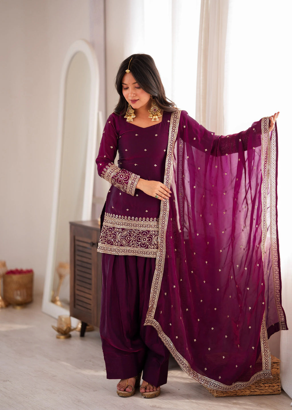 Fendy Silk Embroidered Kurta Set 3