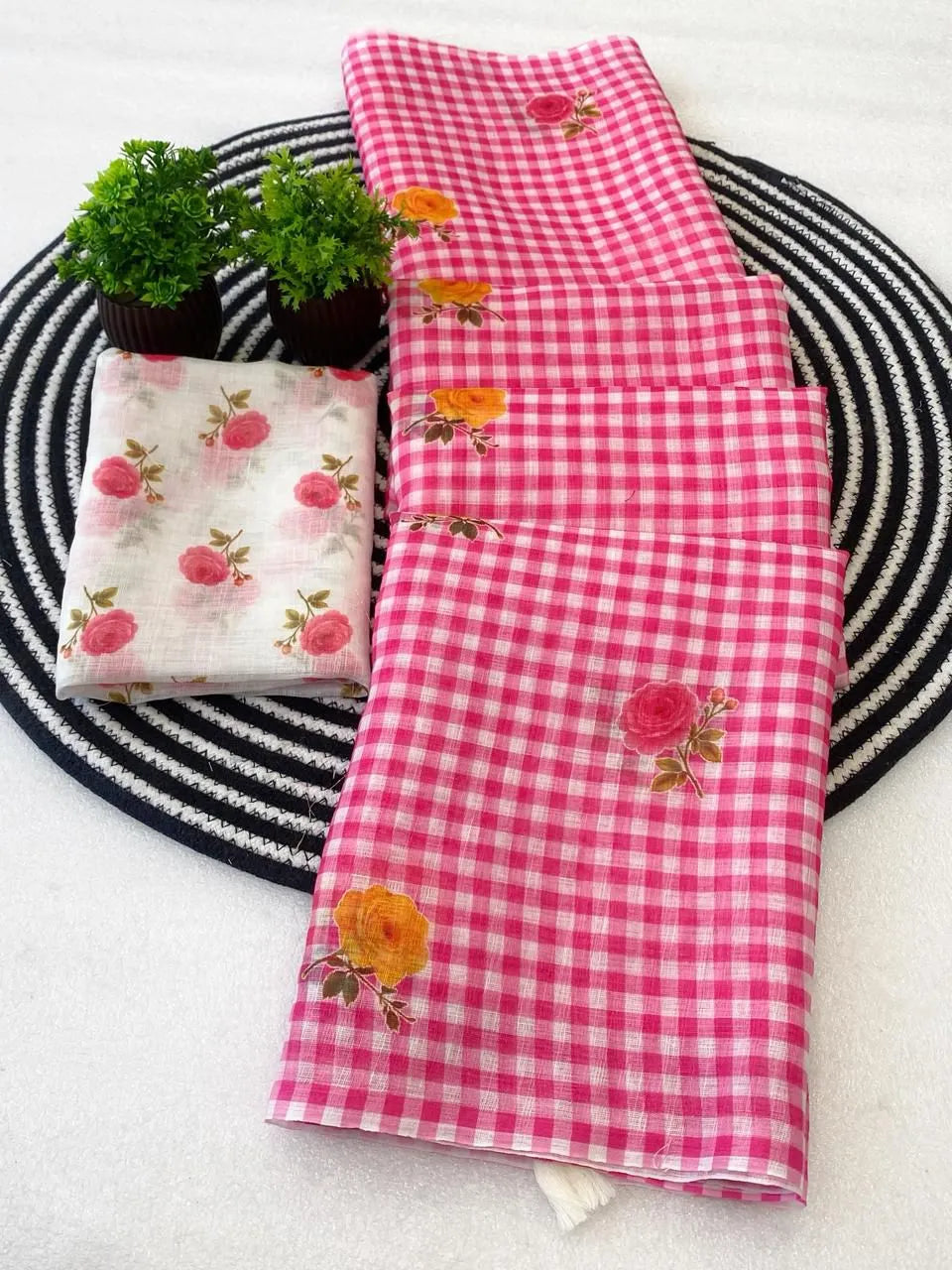 🍁🍁Trending Pure Linen Cotton Sarees With Unstitched Blouse🍁🍁 7