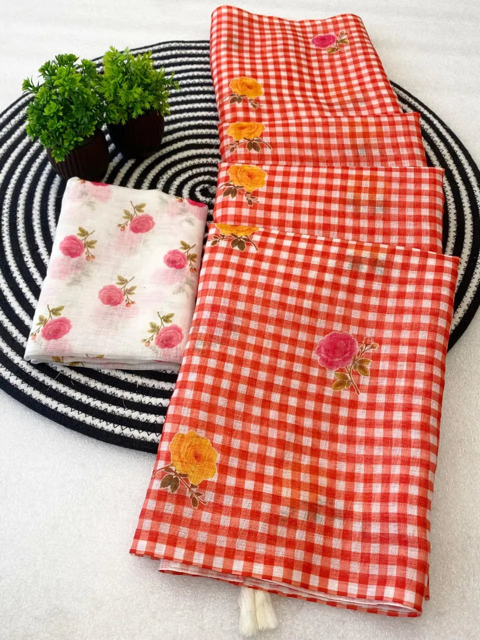 🍁🍁Trending Pure Linen Cotton Sarees With Unstitched Blouse🍁🍁 5