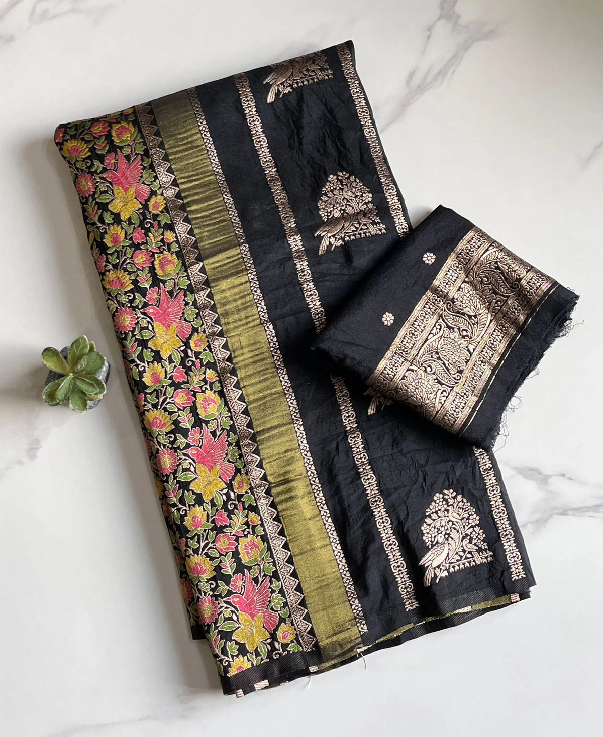 Khadi Crepe Silk Saree 5