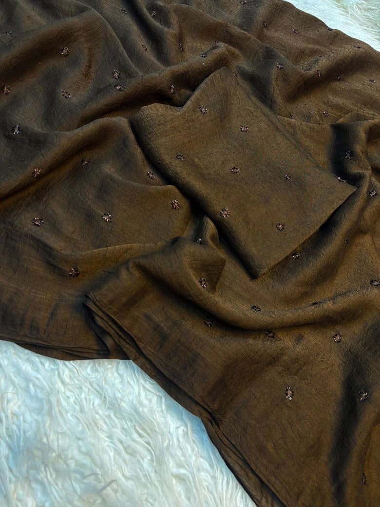 Crush Fabric Saree with Blouse 3