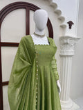 ✨ Designer Gown with Pent Set – Elegant Ethnic Wear ✨
🎀 Crafted in Classy Tones with Premium Fabric 2