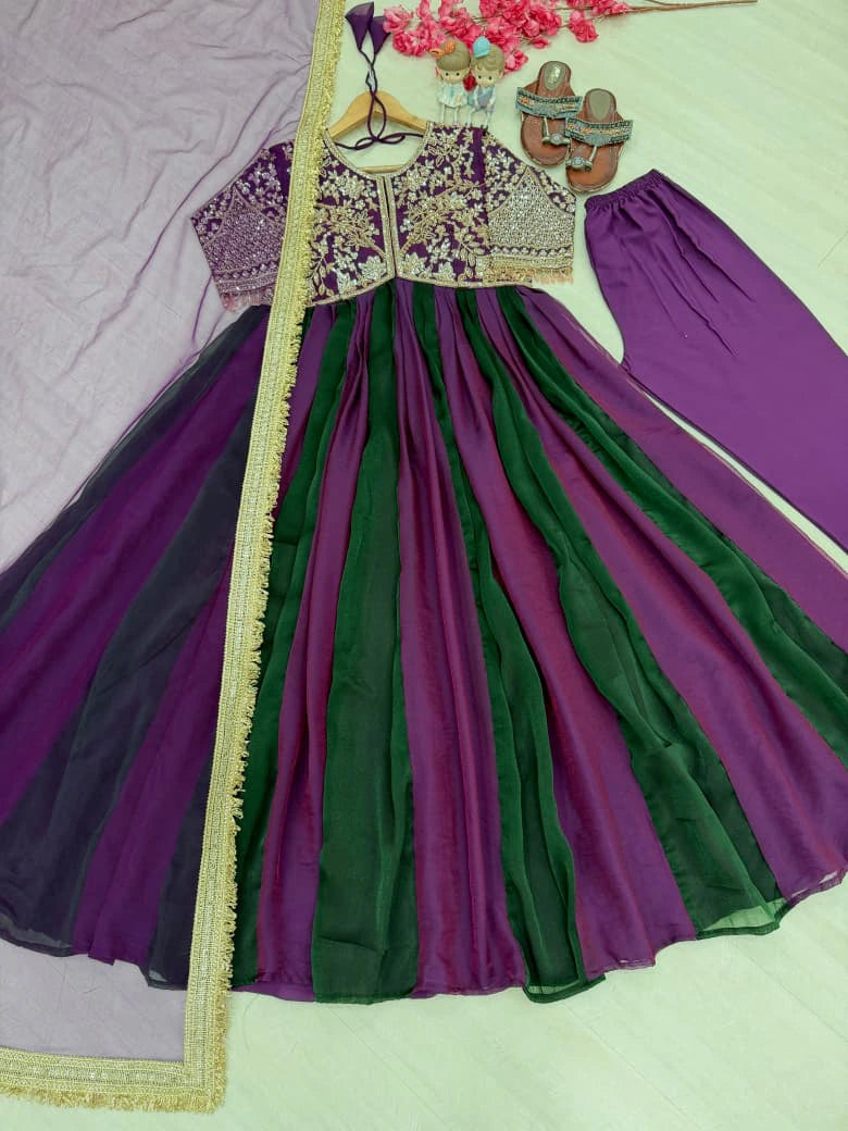 Silk Embroidered Gown Set 9