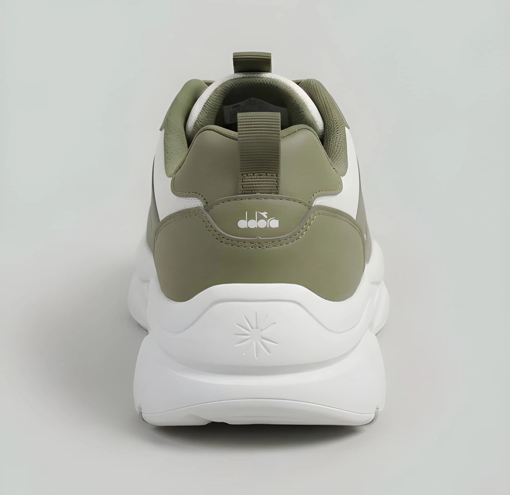 WUGO Women Casual Sneakers & Sports Shoes 2