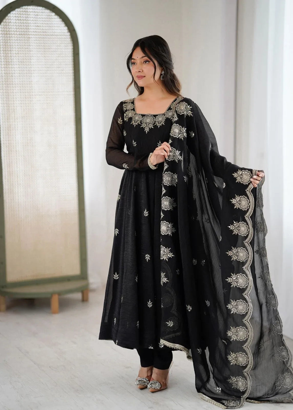 ❤️Elegant Embroidery Sequence Designer Anarkali Three Piece Set❤️ 1