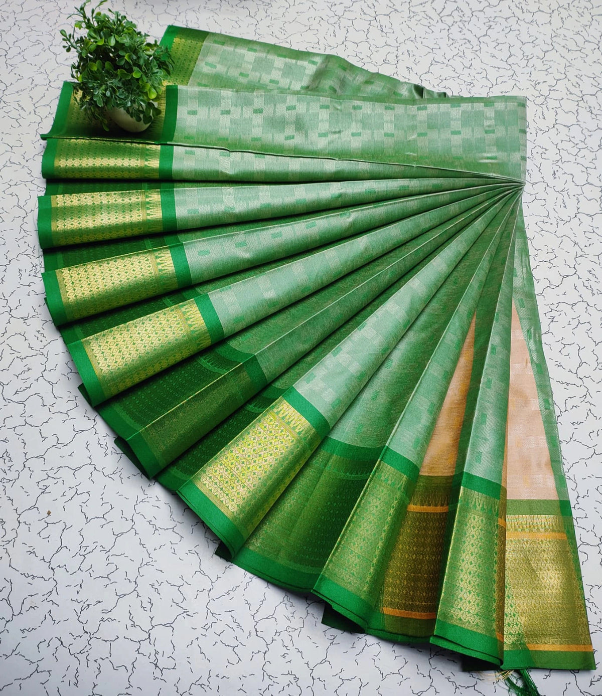 Kayal Emboss Saree with Blouse 9