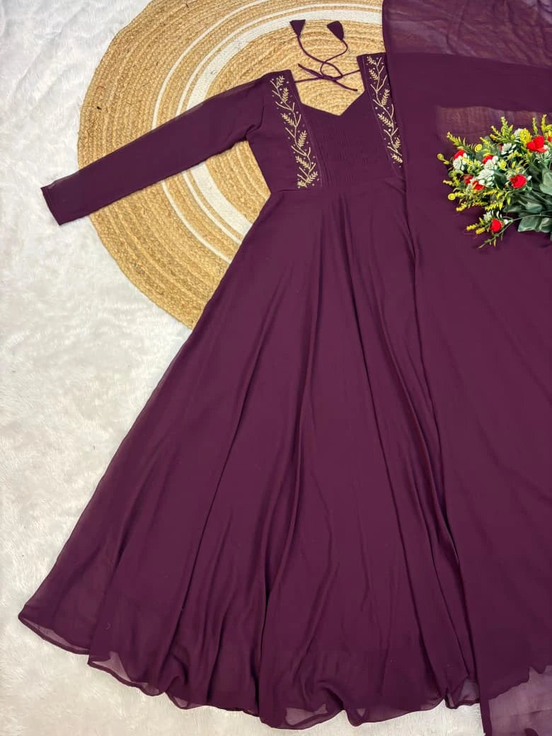 💕Faux Georgette Pintuck Gown💕 3