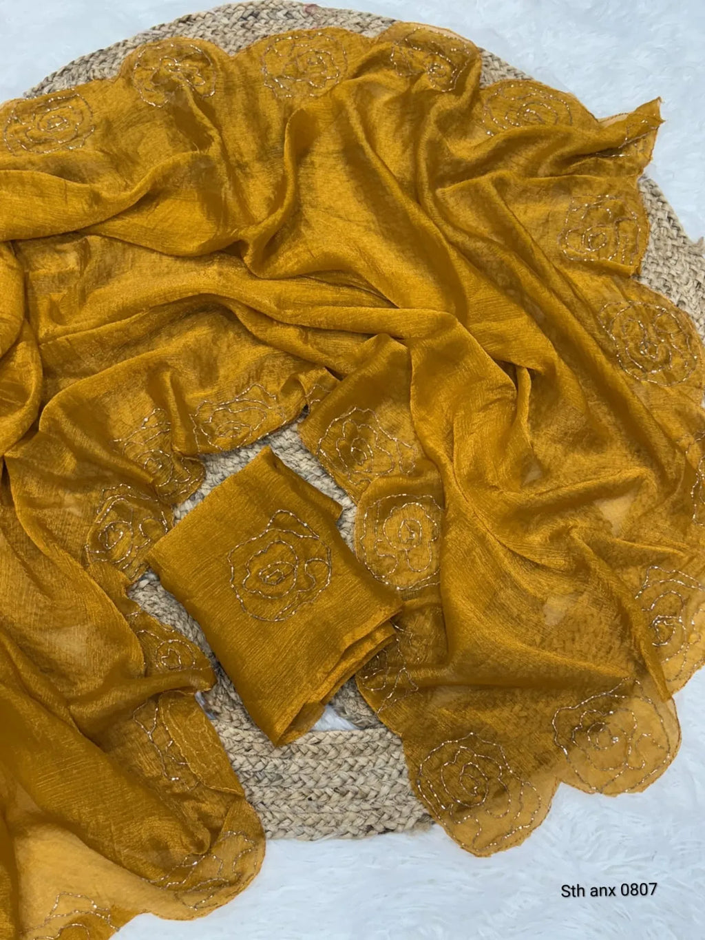 💗👑Most Viral Roja Fendy Chiffon Sarees With Beautiful Katdana handwork With Blouse Piece💗👑 5