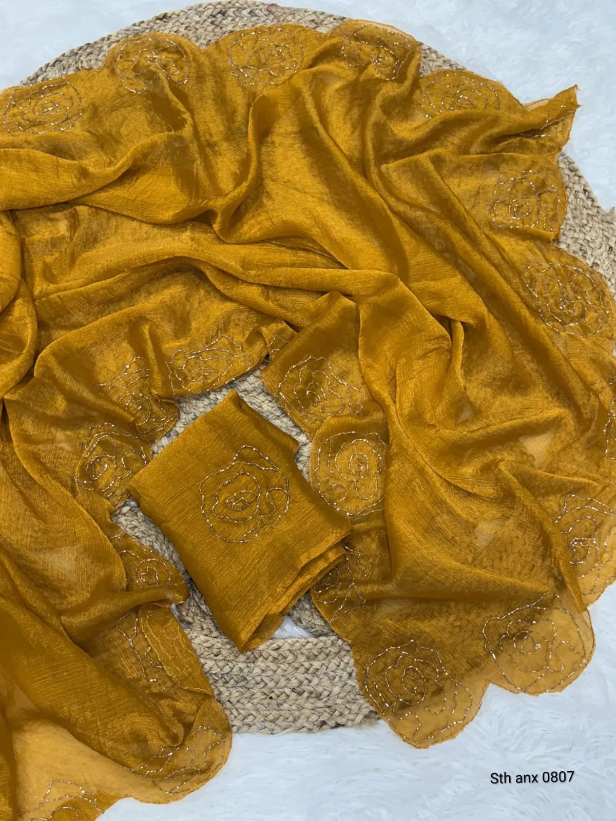 💗👑Most Viral Roja Fendy Chiffon Sarees With Beautiful Katdana handwork With Blouse Piece💗👑 5