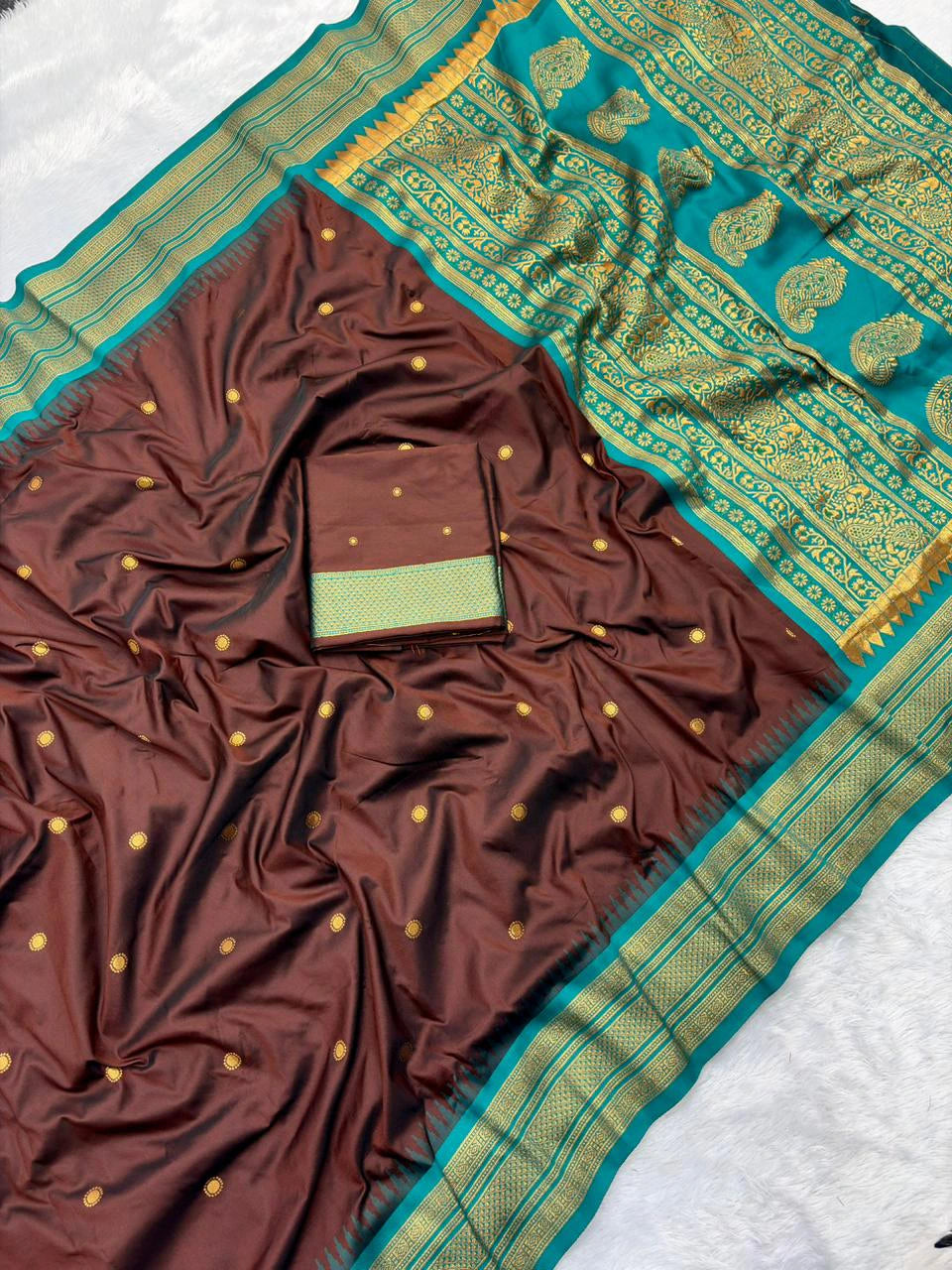 Soft Silk Zari Woven Saree 5