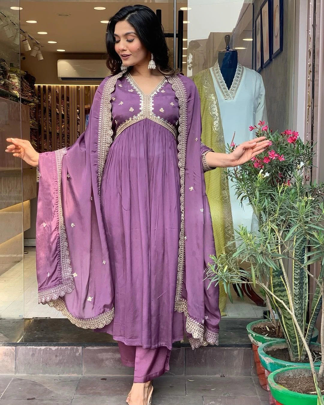 Chinon Silk Alia Cut Gown Set 1