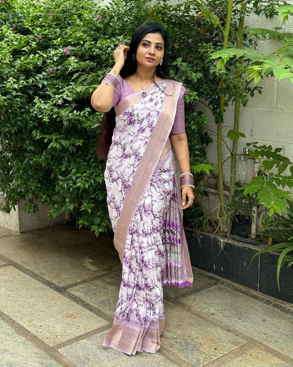 Dola Silk Saree with Blouse 4