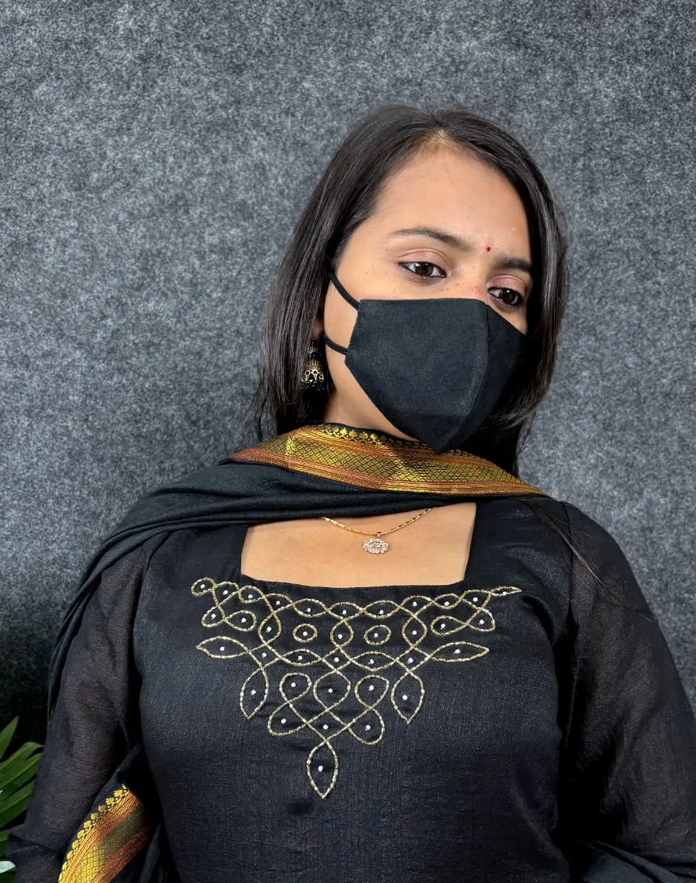 🖤🖤Kadhalar dhinam roja outfit recreation black hand work Gown with duppata🖤🖤 1