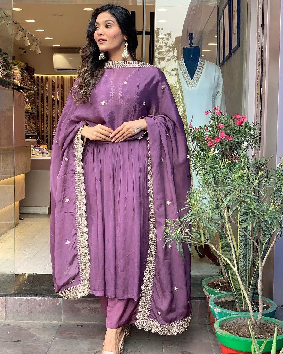 Chinon Silk Alia Cut Gown Set 3