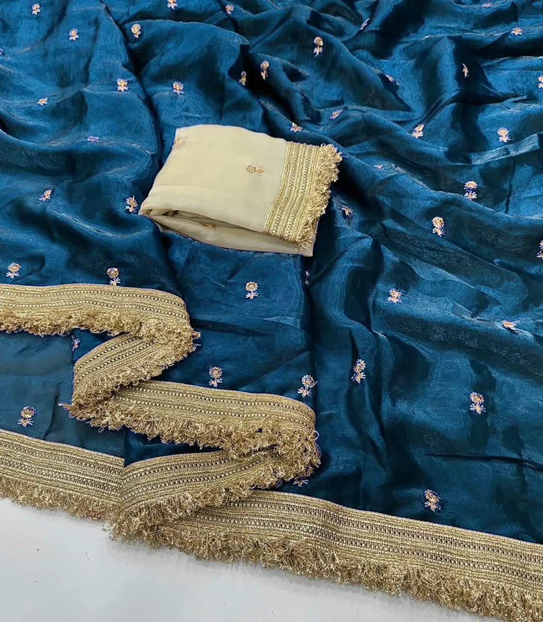 🤩💗Insta Viral Space Silk Saree Multi Sequence Full Worked With Contrast Blouse💗🤩 10